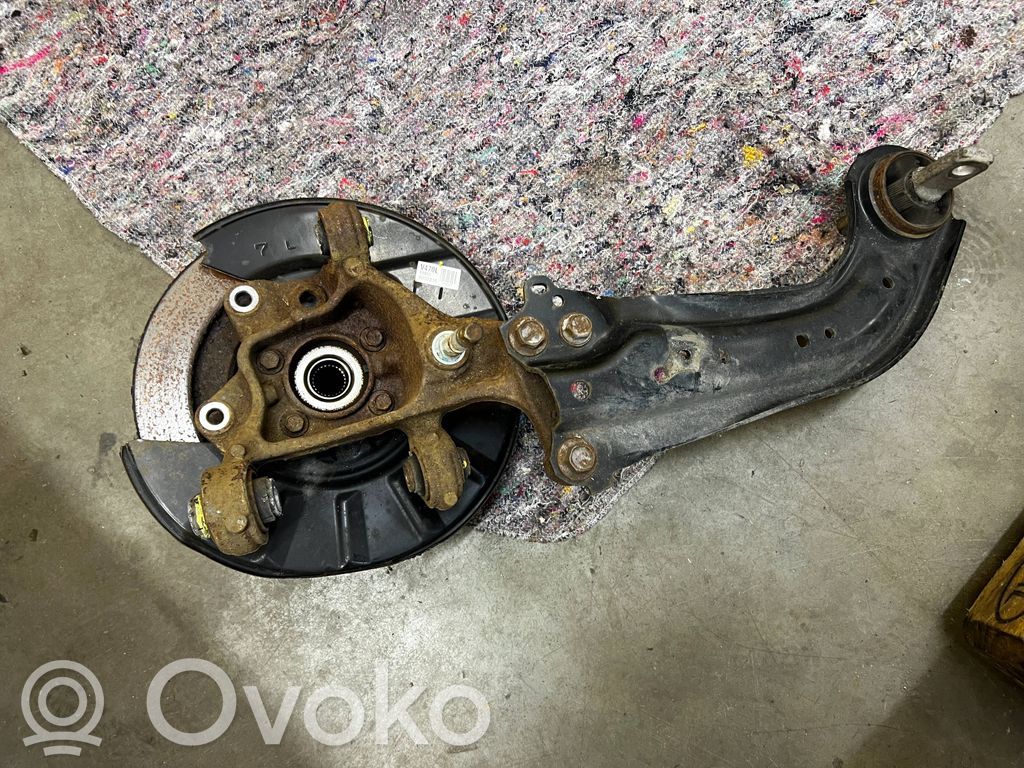 Toyota RAV 4 (XA50) Braț cu fuzetă spate 