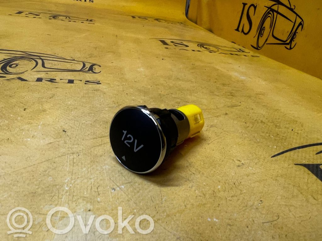Enchufe de 12V (trasero)