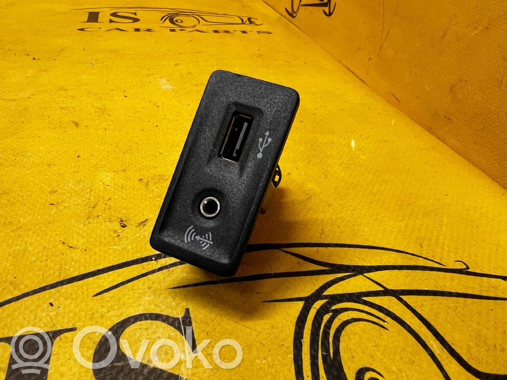 Porsche Macan (95B) Разъем USB 