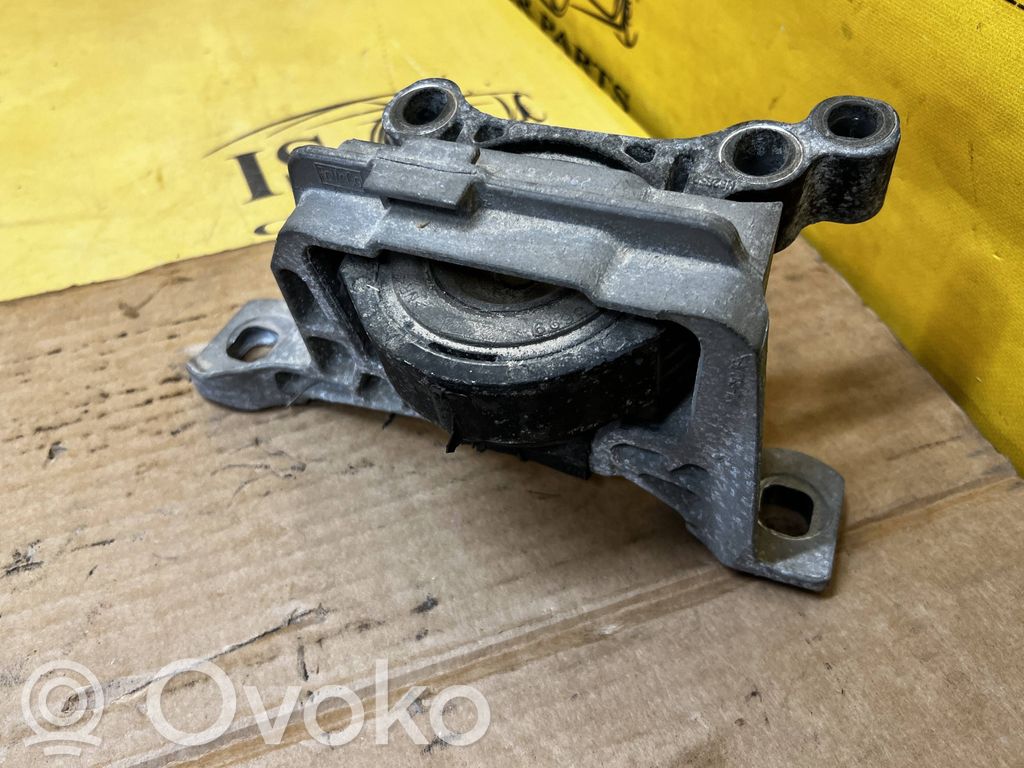 Ford Escape III Engine mount vacuum valve 