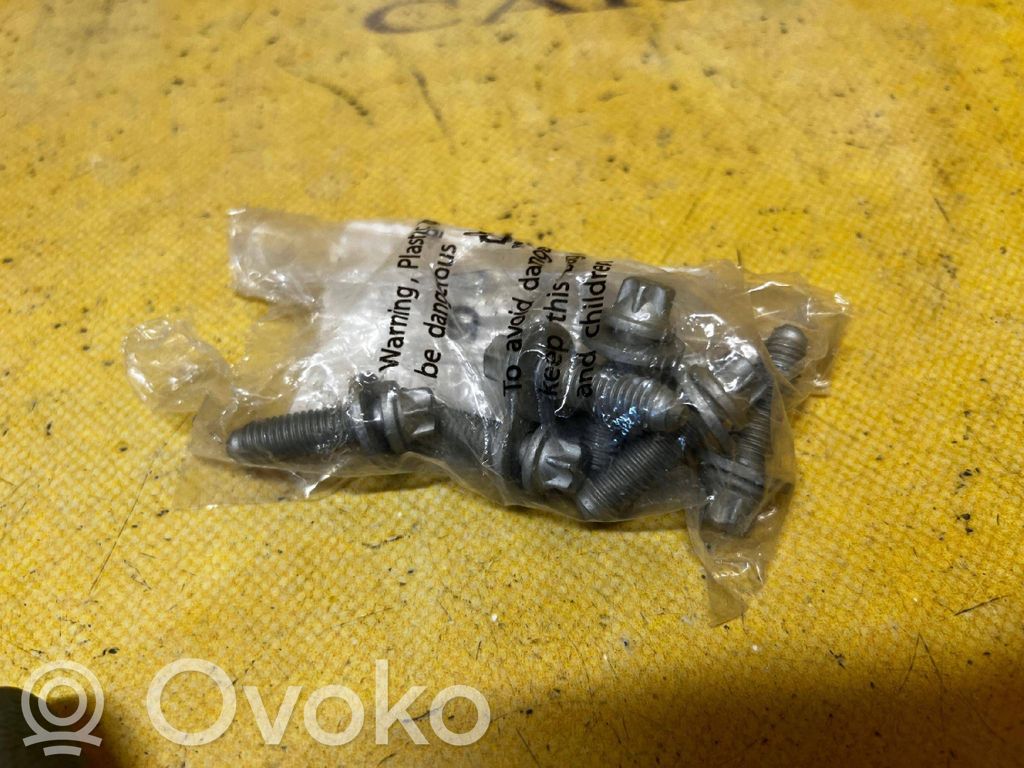 Część mechaniczna układu kierowniczego   32306762999,6762999