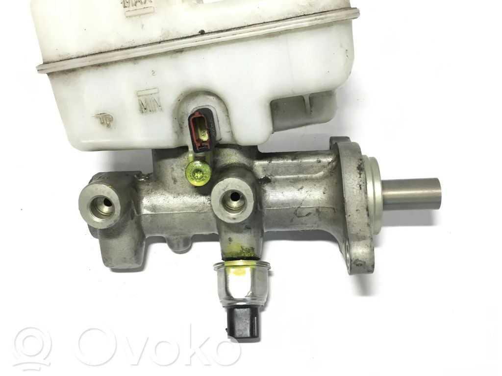 Nissan Pathfinder R51 Master brake cylinder 