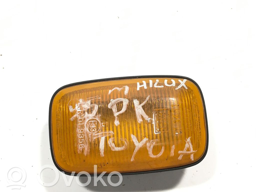 Toyota Hilux (AN10, AN20, AN30) Semnalizator bară față 