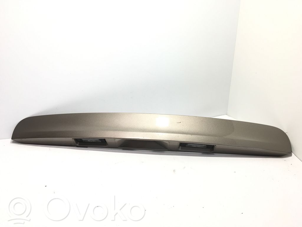 Nissan Qashqai Listwa oświetlenie tylnej tablicy rejestracyjnej 
