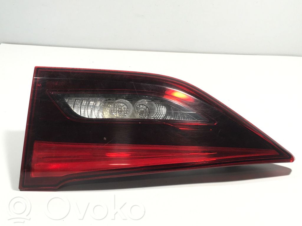 Toyota Avensis T270 Takaluukun takavalot 