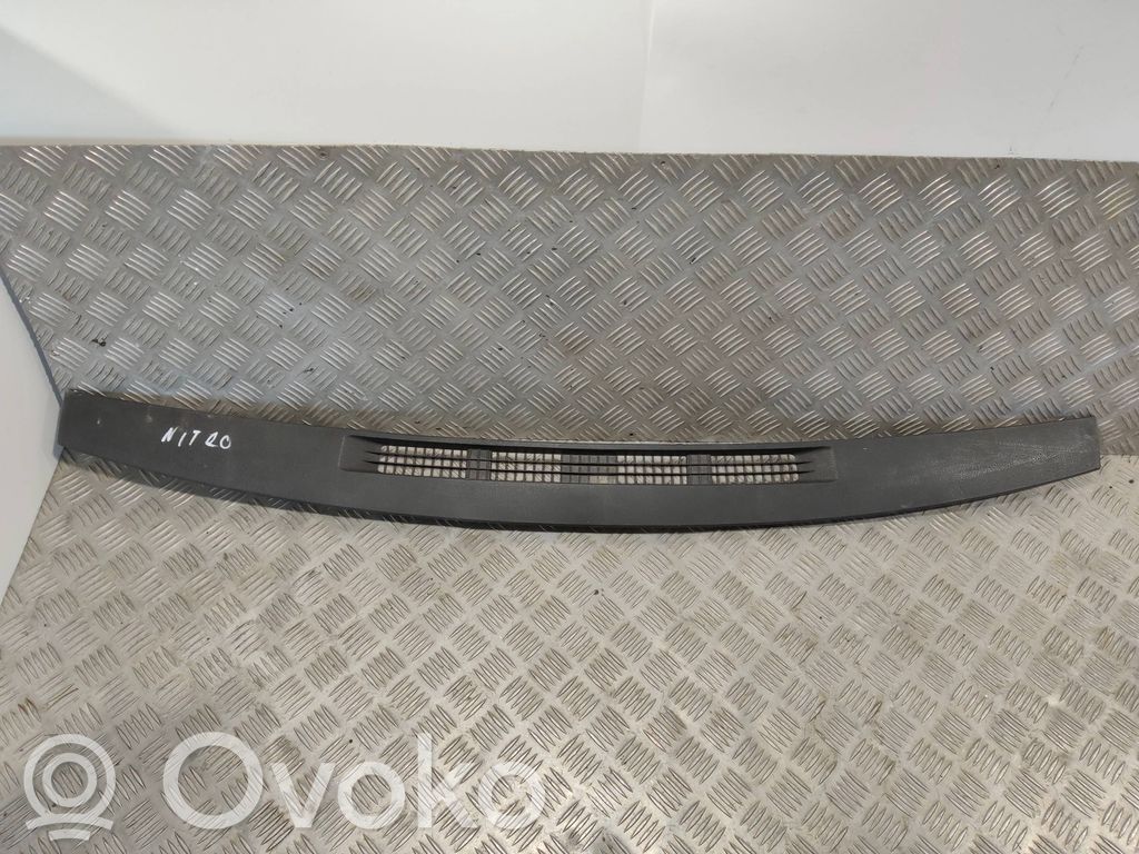 Dodge Nitro Panel trim 