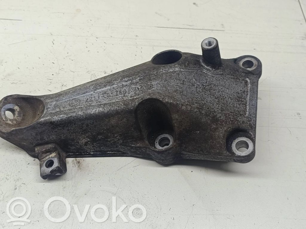 BMW 3 E90 E91 Engine mounting bracket 