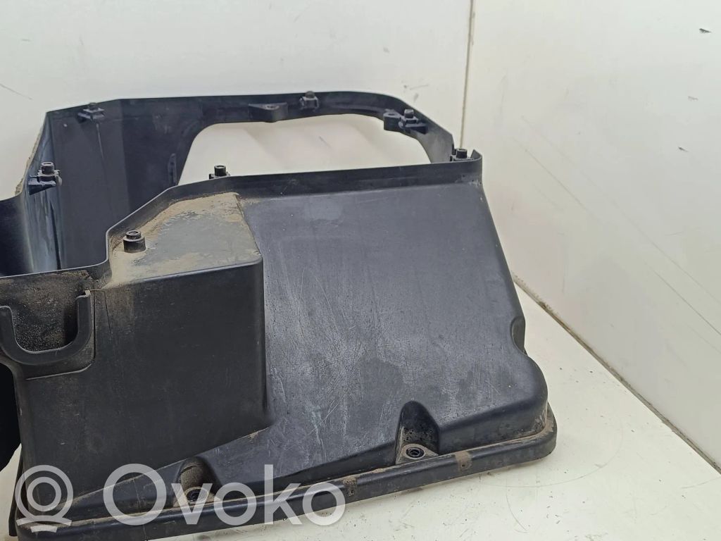 Volkswagen Transporter - Caravelle T5 Pokrywa skrzynki bezpieczników 