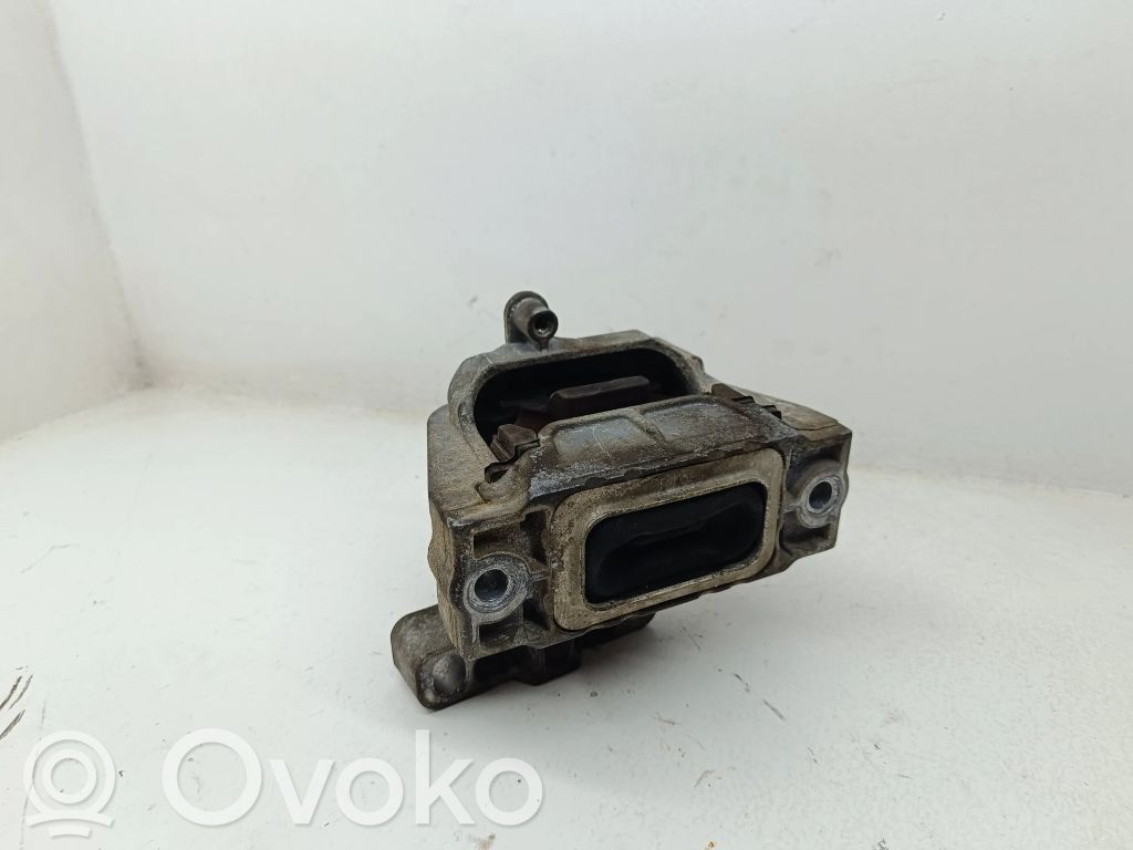 Volkswagen Golf V Engine mount bracket 