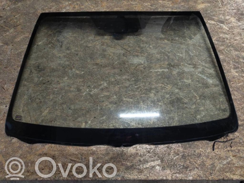 Toyota Avensis T250 Front windscreen/windshield window 