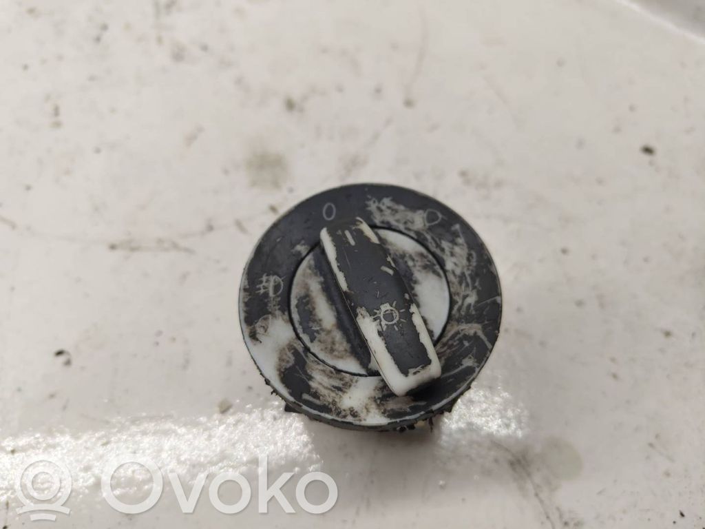 Volkswagen Touran I Light switch 