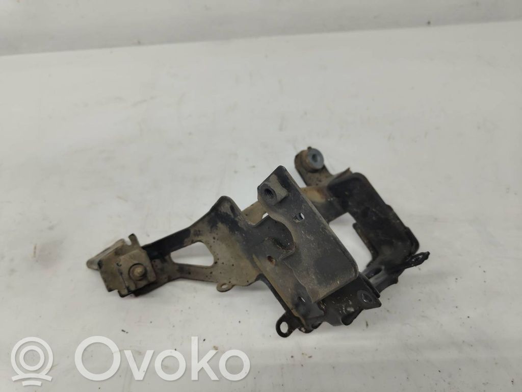 Opel Astra H Supporto pompa ABS 