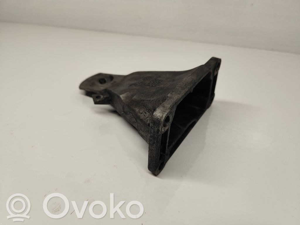 BMW 5 E60 E61 Engine mounting bracket 