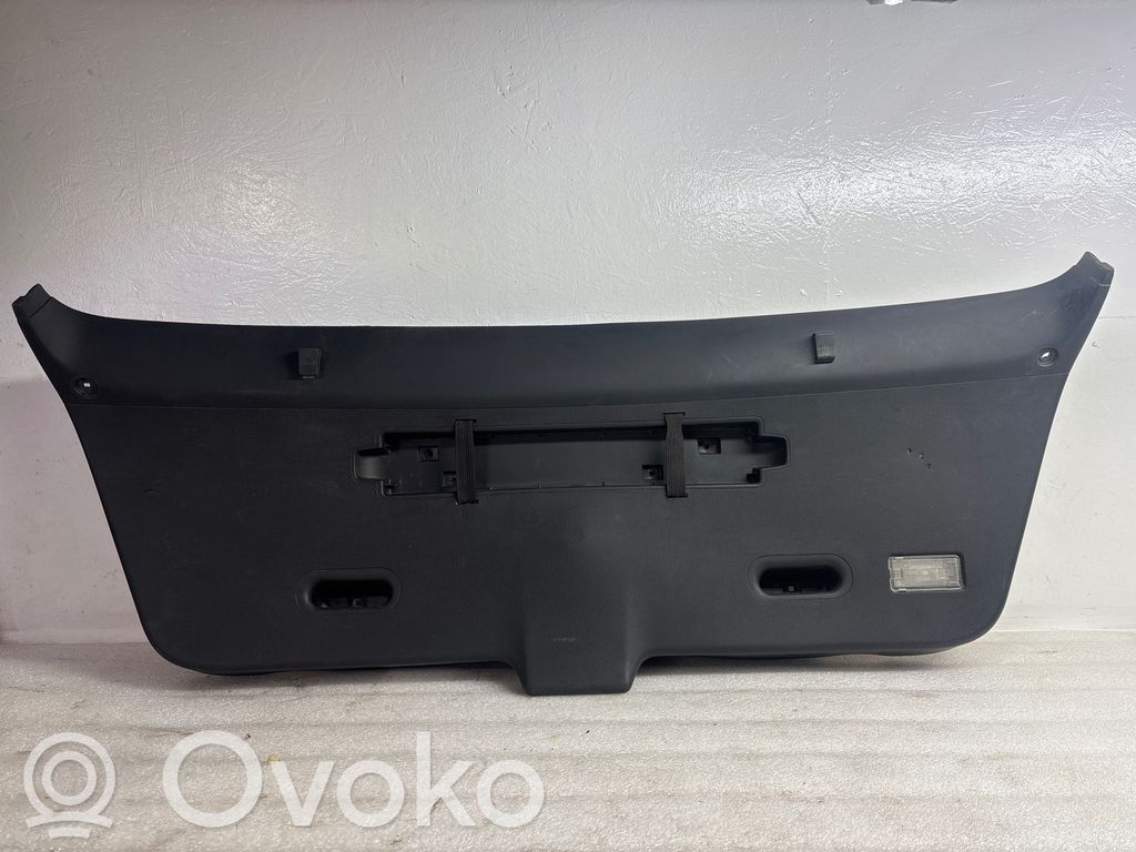 BMW 3 E46 Poszycie klapy tylnej bagażnika i inne elementy 