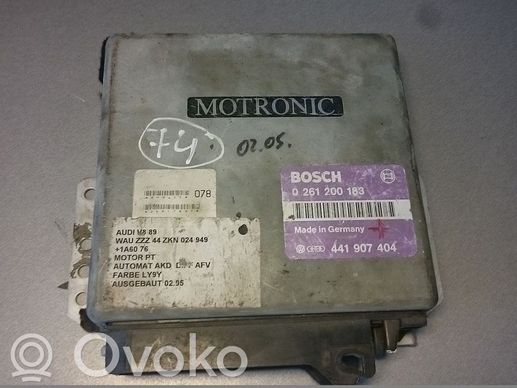 Audi V8 Unidad de control/módulo del motor 