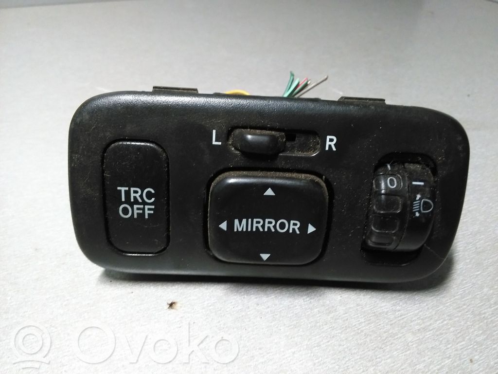 Toyota Yaris Wing mirror switch 