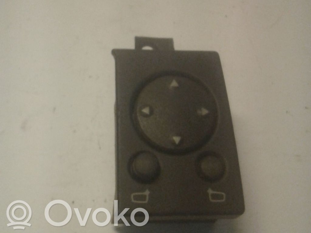 Electric window control switch   4A0959565,03838201