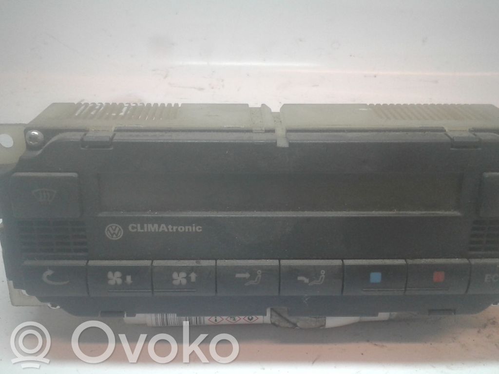 Volkswagen PASSAT B5 Climate control unit 