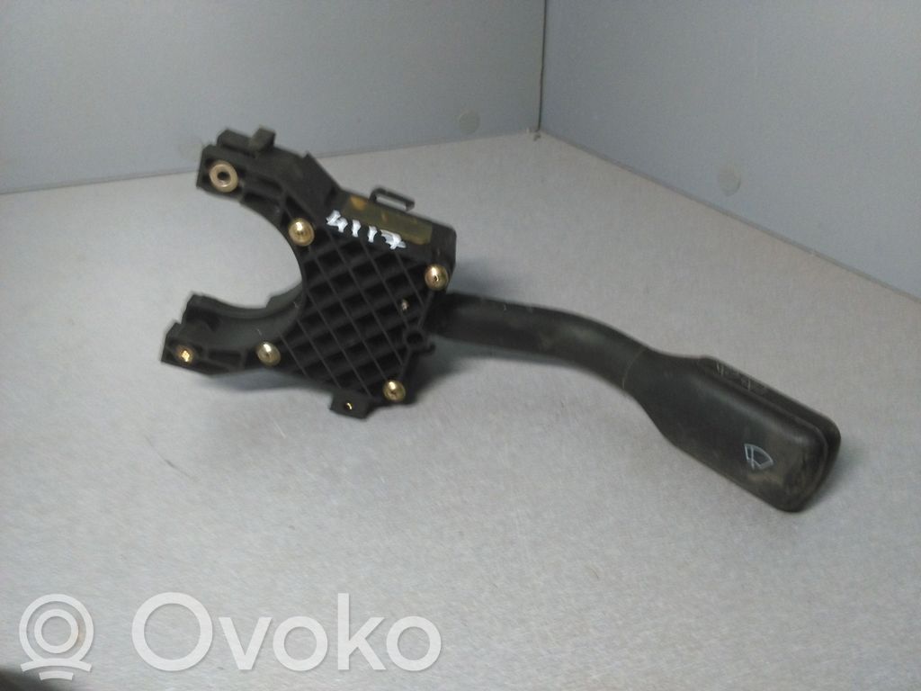 Audi A6 S6 C4 4A Palanca de control del limpiaparabrisas 