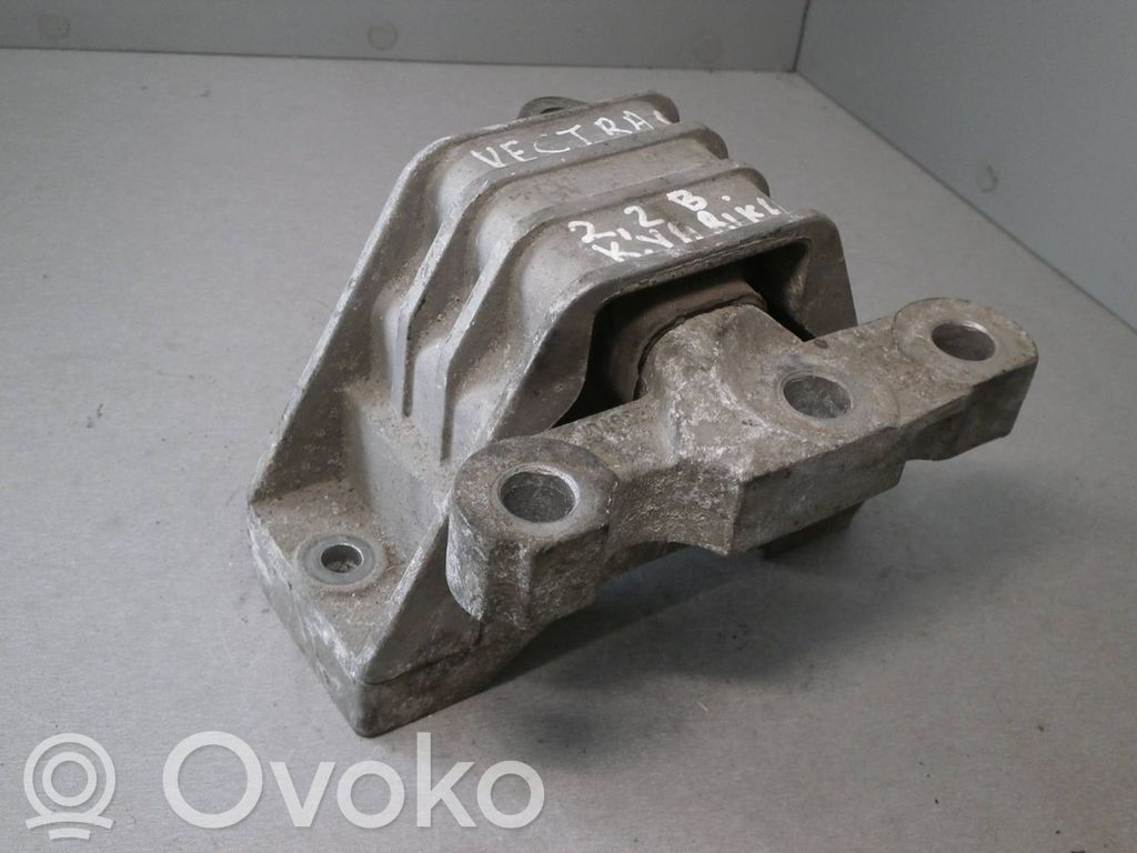 Engine mount bracket   9156944