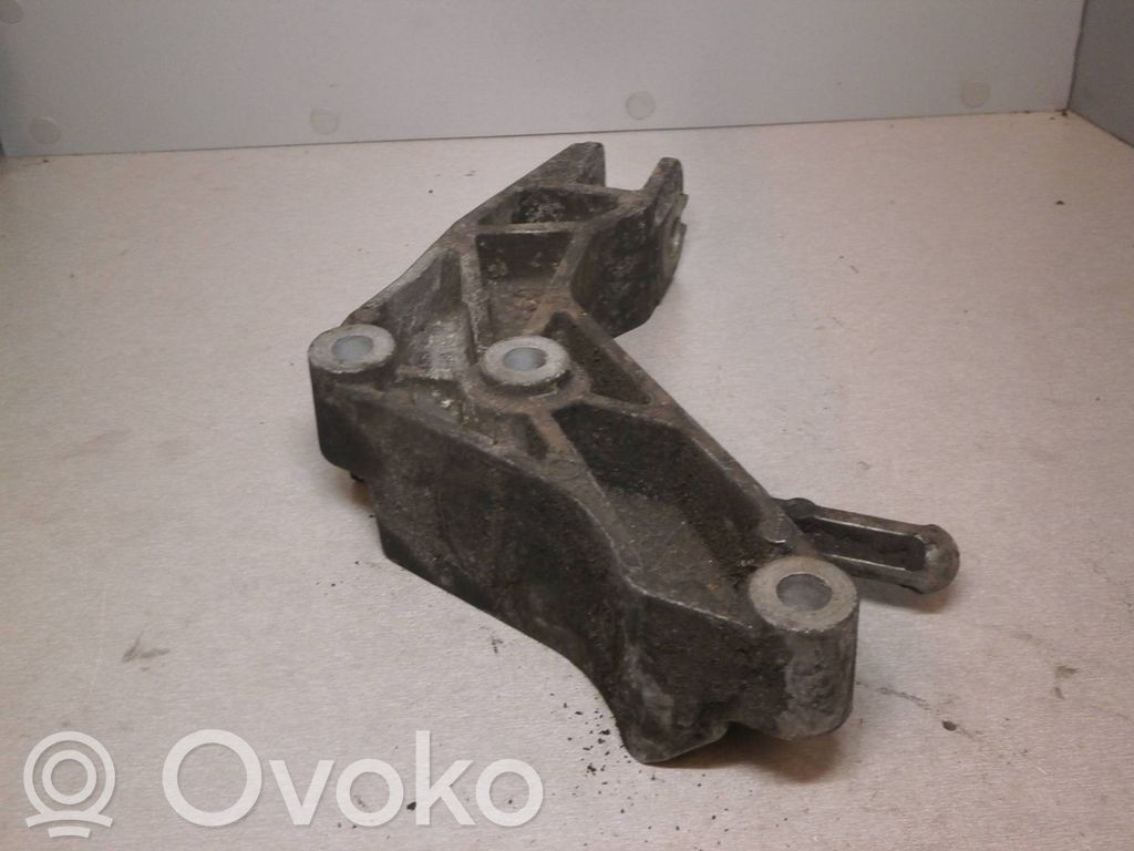 Opel Zafira B Gearbox mounting bracket 