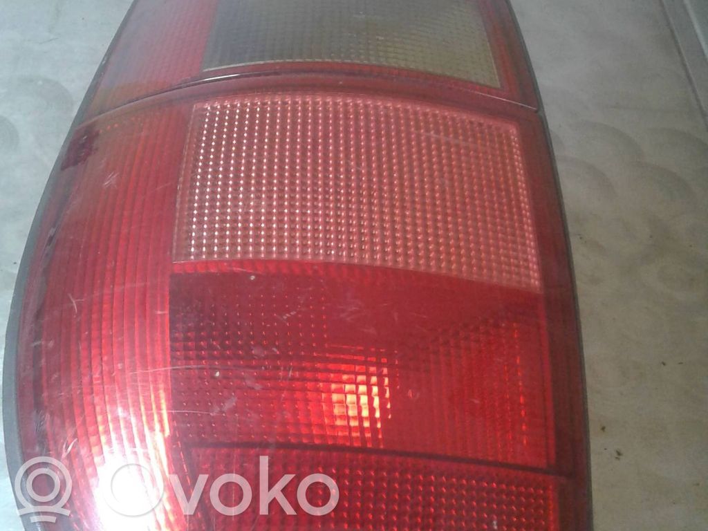 Renault Laguna I Lampa tylna 