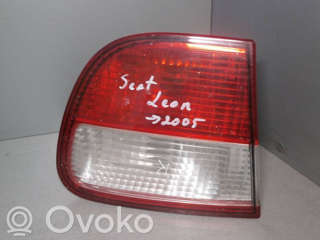 Seat Leon (1M) Takaluukun takavalot 