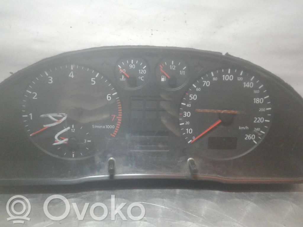 Audi A4 S4 B5 8D Licznik / Prędkościomierz 