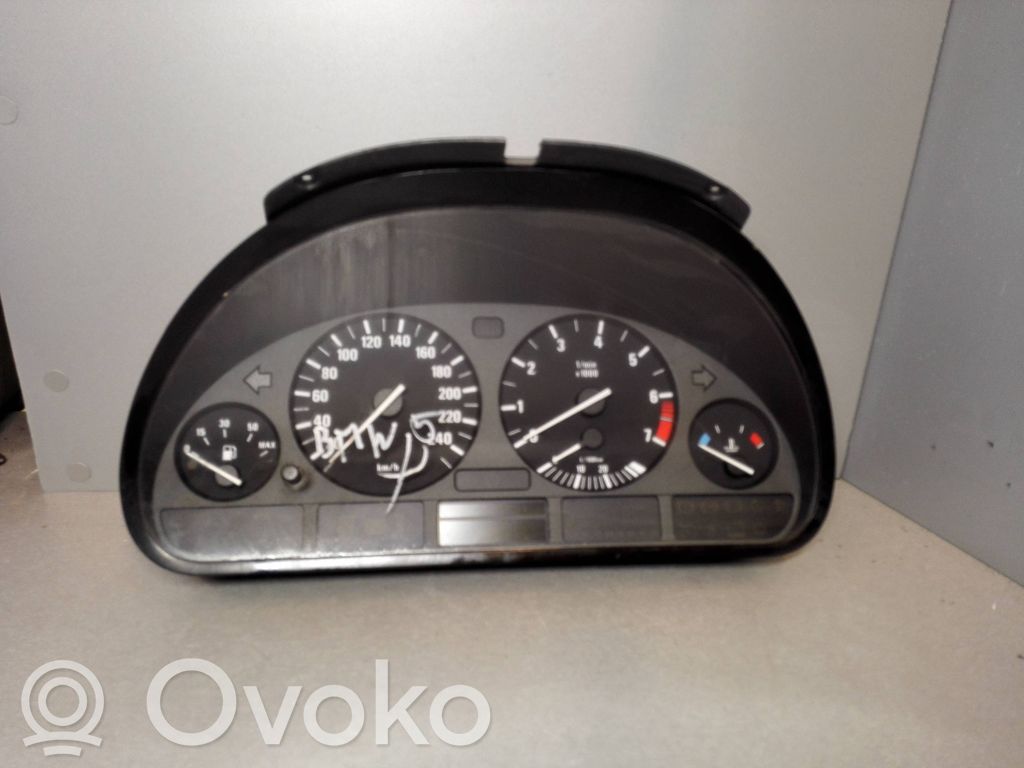 BMW 5 E39 Geschwindigkeitsmesser Cockpit 