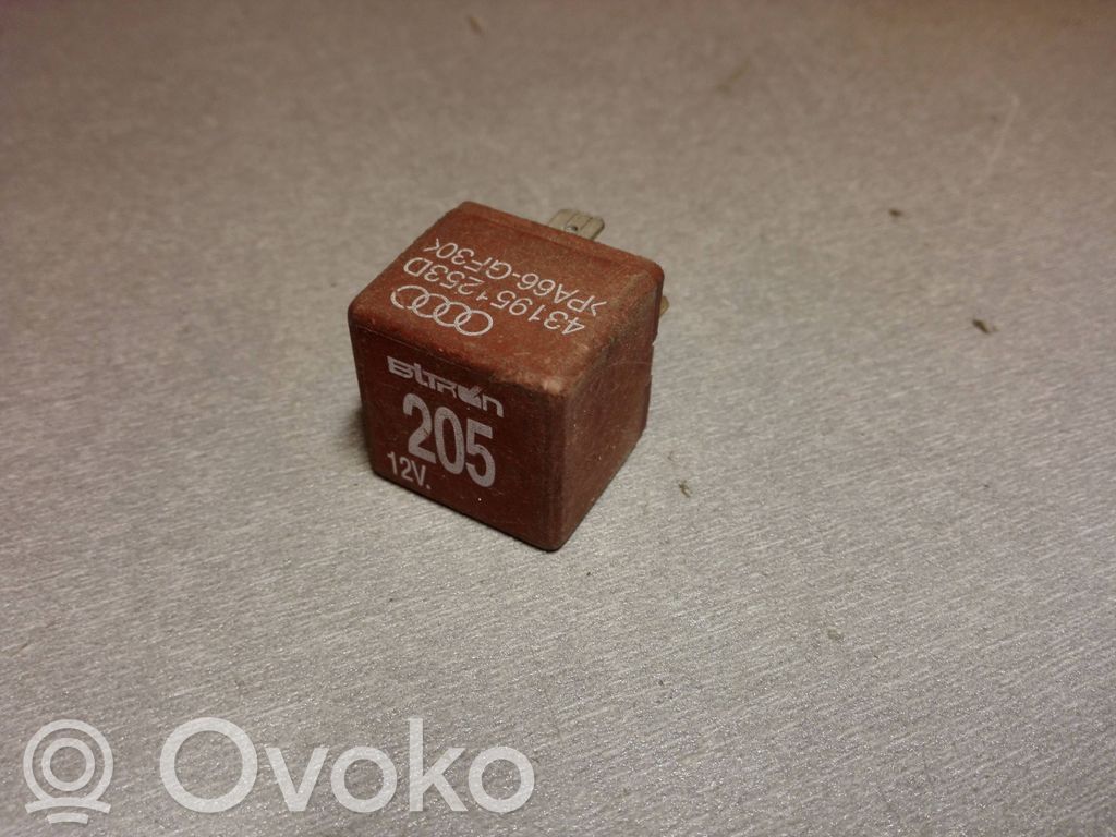 Audi A6 S6 C5 4B Inne przekaźniki 