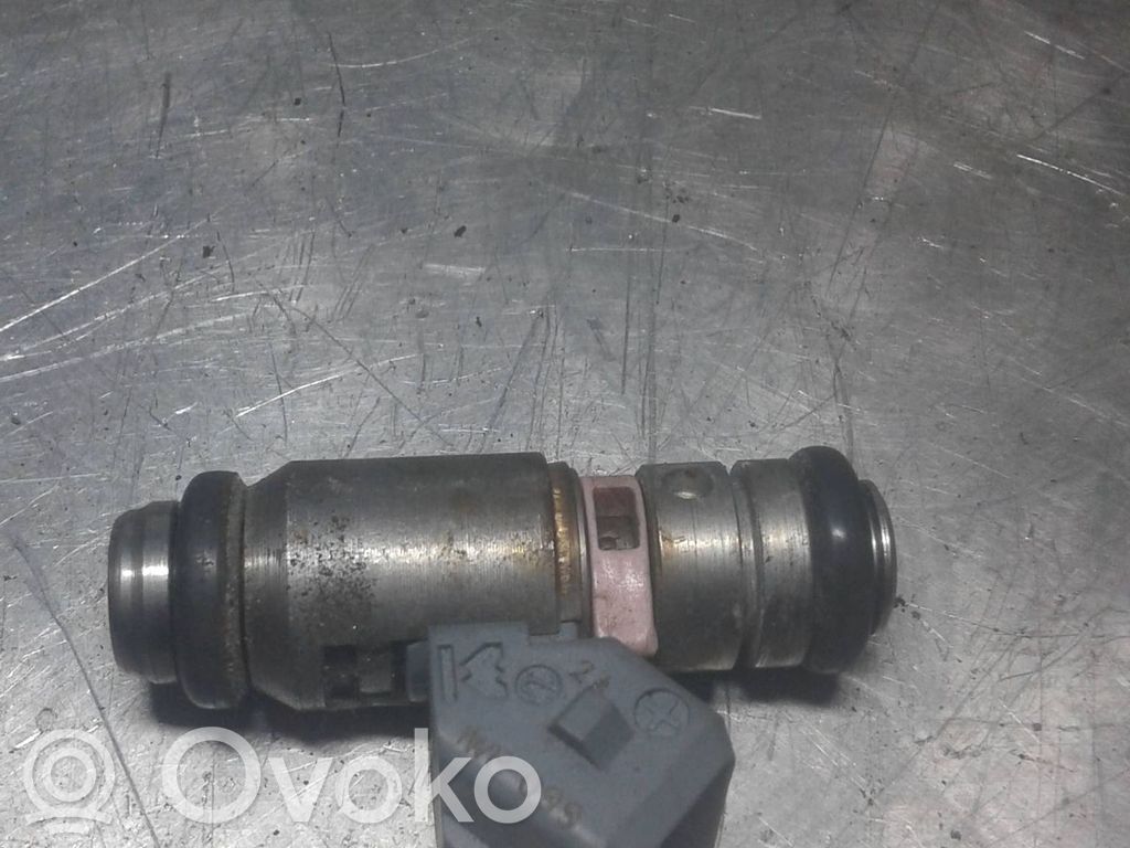 Renault Clio II Inyector de combustible 