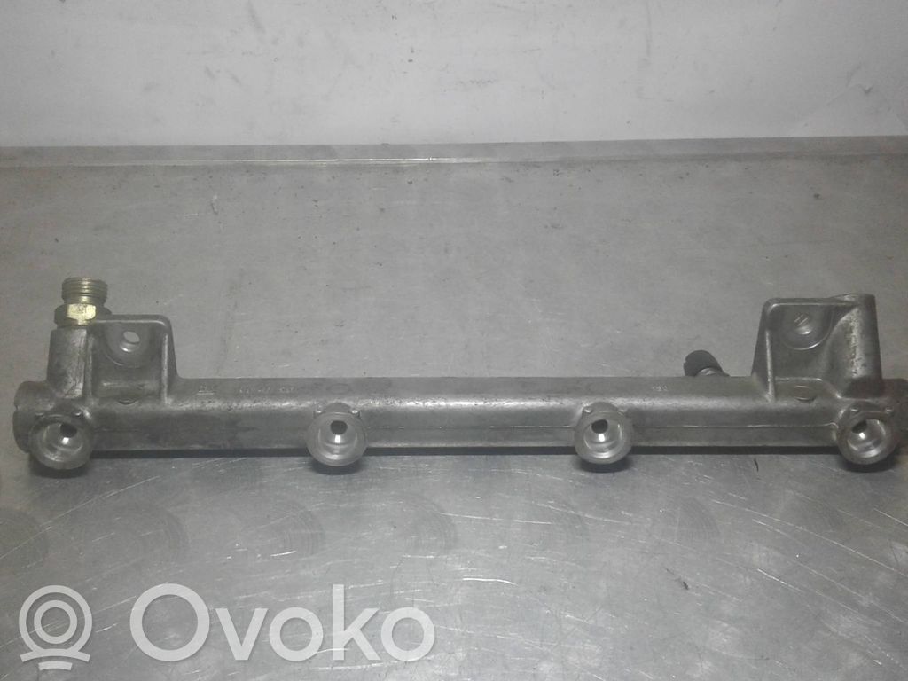 Opel Calibra Kraftstoffverteiler Einspritzleiste Verteilerrohr 