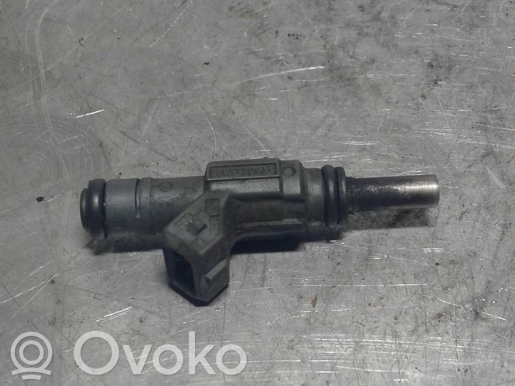Volkswagen PASSAT B5 Inyector de combustible 