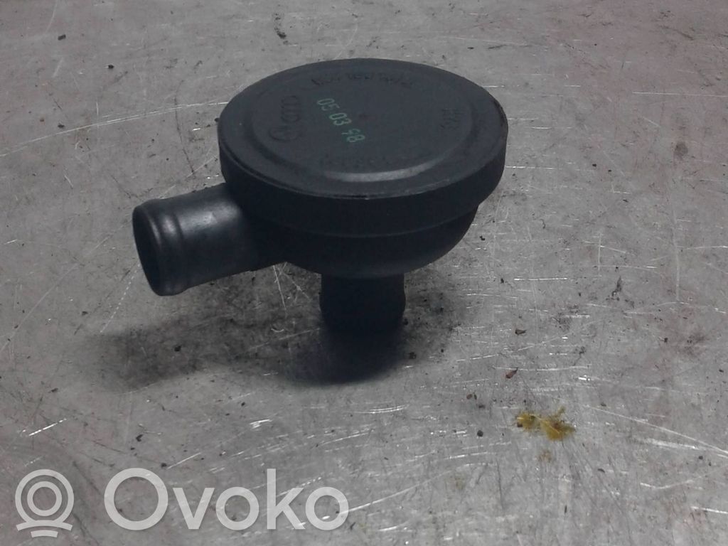 Volkswagen PASSAT B5 Válvula respiradora 