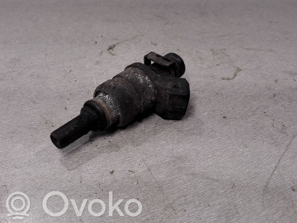 BMW 3 E46 Fuel injector 