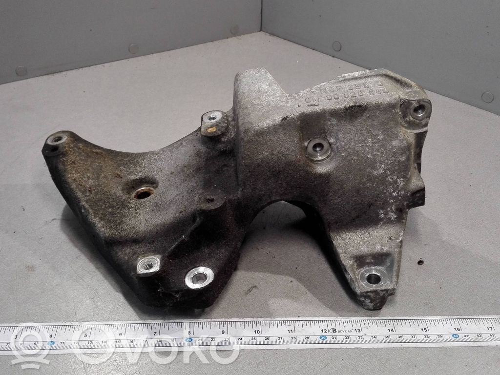Opel Vectra B Generator/alternator bracket 