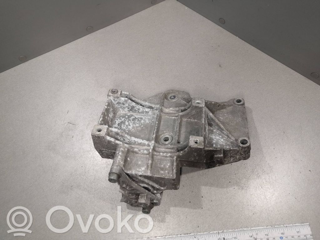 Volkswagen PASSAT B5 Suport motor 