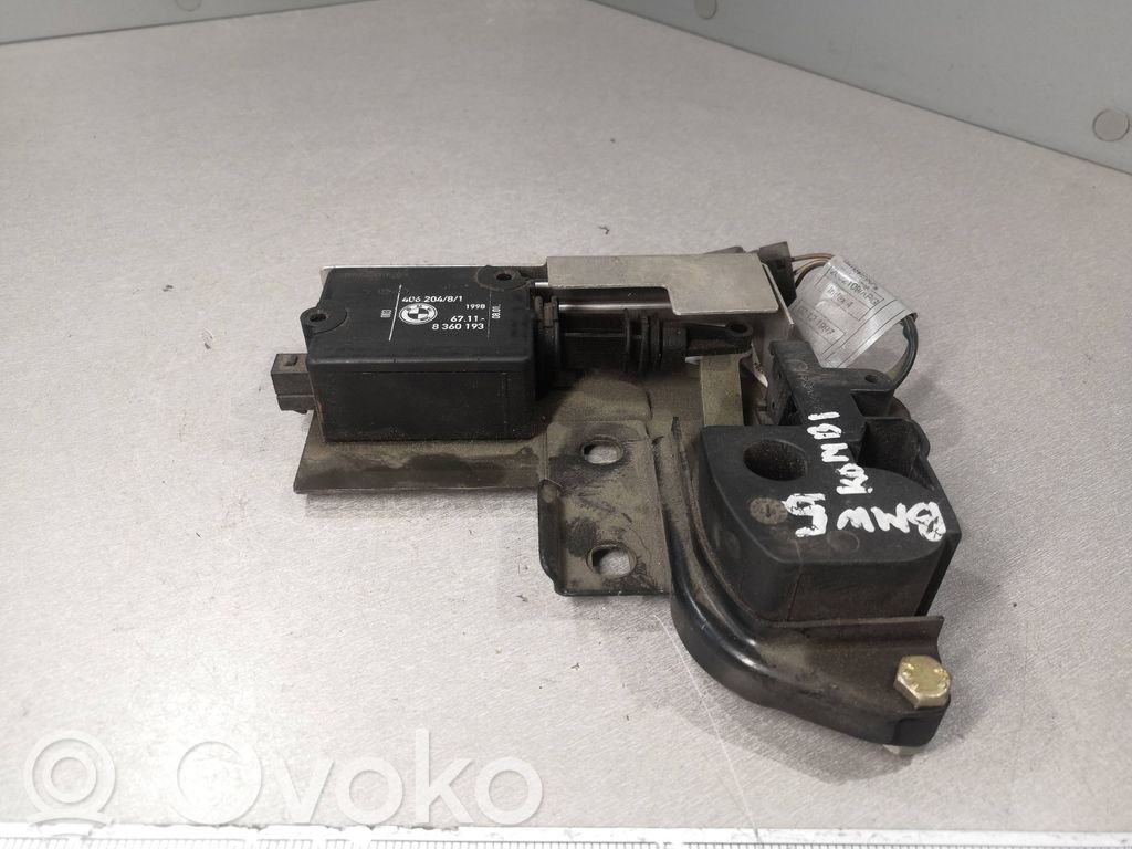 BMW 5 E39 Spyna galinio stiklo 