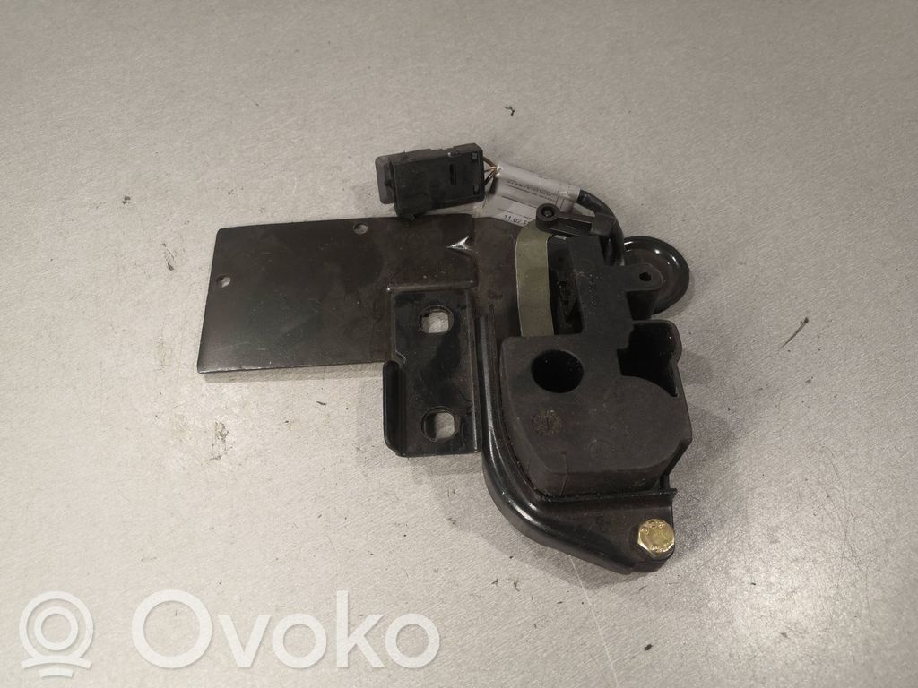 BMW 5 E39 Spyna galinio stiklo 