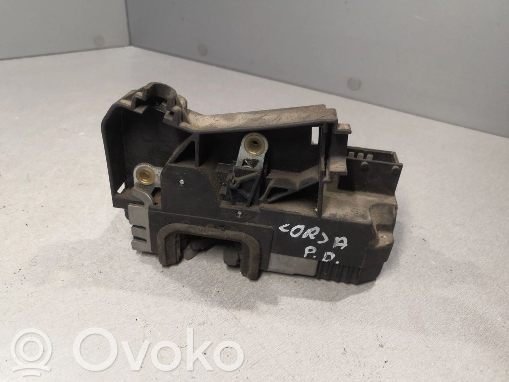 Opel Corsa C Etuoven lukko 