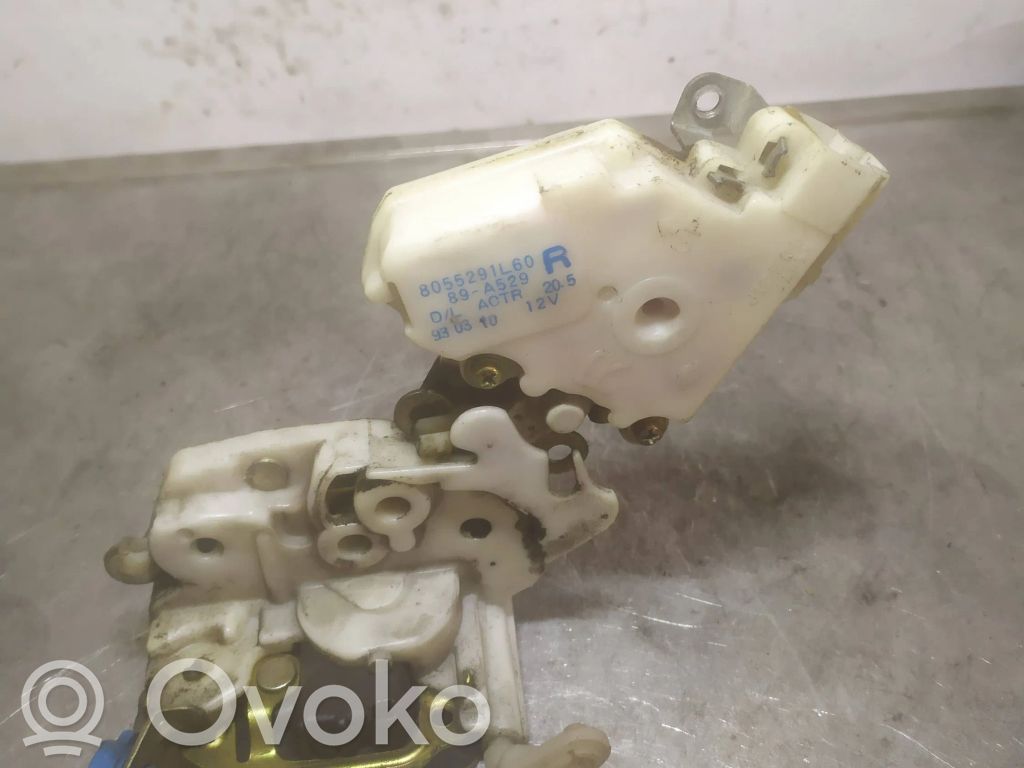 Nissan Terrano Priekšpusē slēdzene 