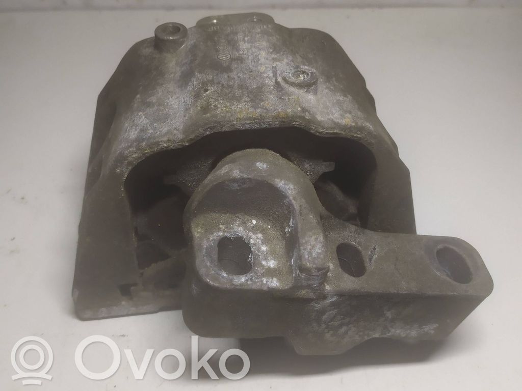 Volkswagen Golf IV Engine mount bracket 