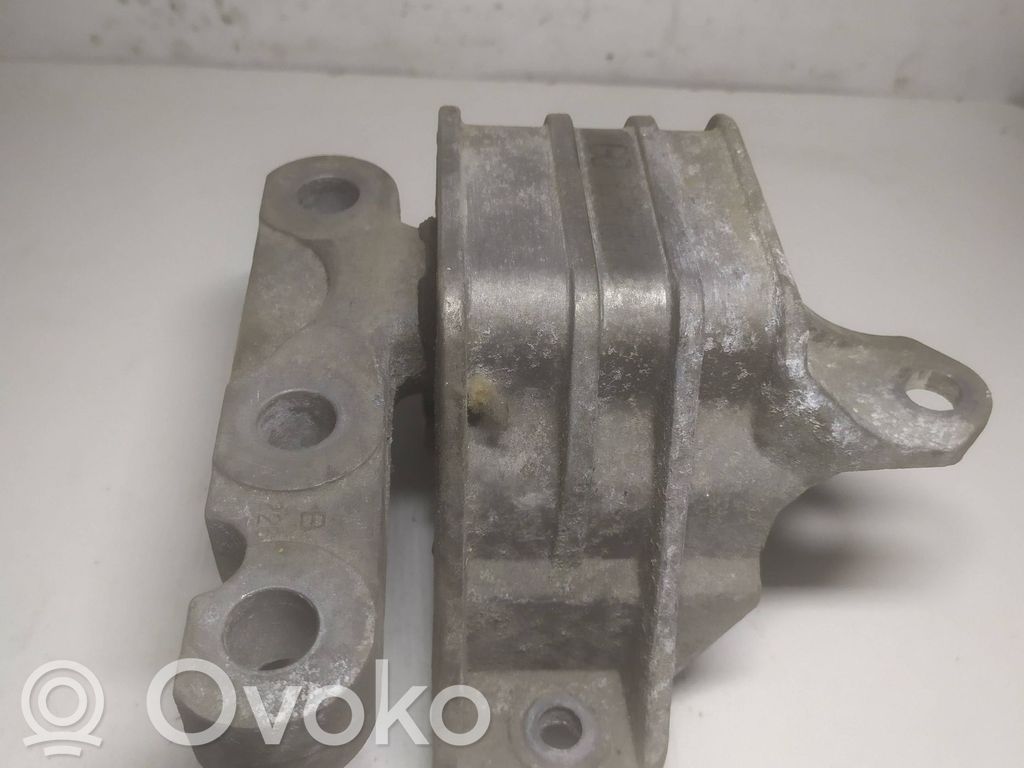 Opel Vectra C Engine mount bracket 