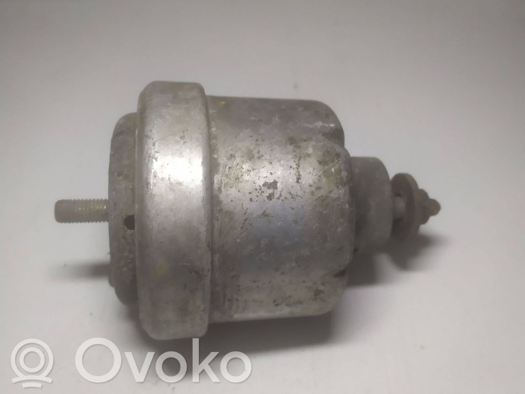 Opel Vectra B Engine mount bracket 