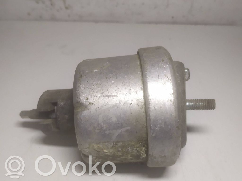 Opel Vectra B Engine mount bracket 
