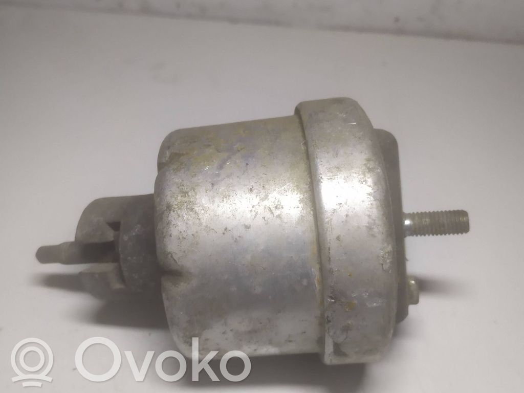 Opel Vectra B Engine mount bracket 