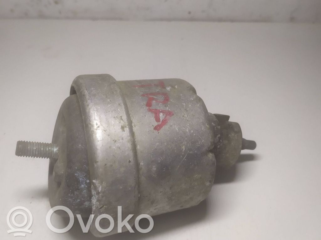 Opel Vectra B Engine mount bracket 