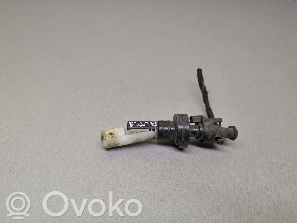 Opel Astra H Tuulilasinpesimen pesunesteen tason anturi 