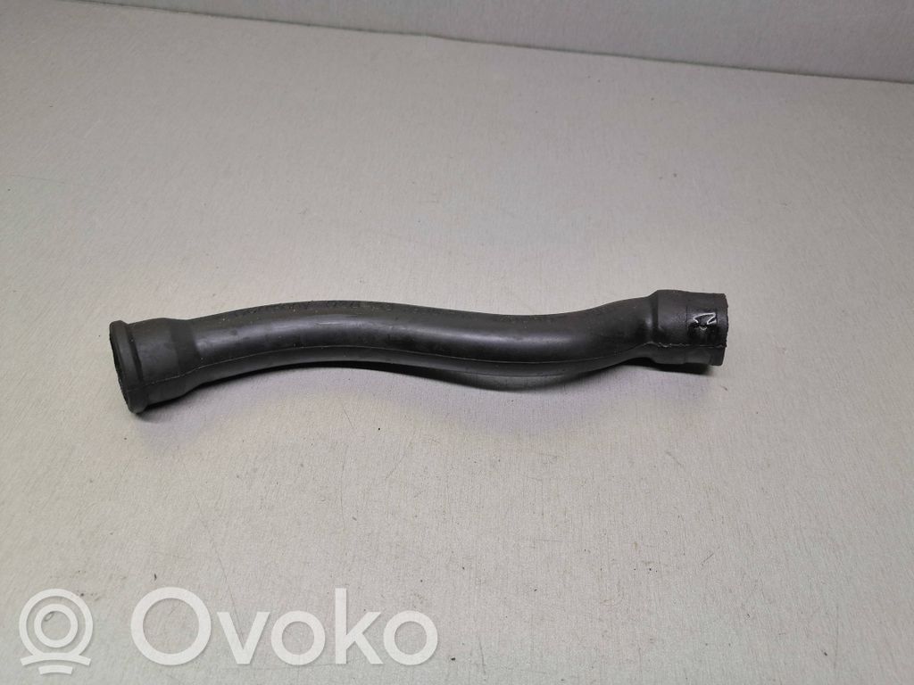 Volkswagen PASSAT B4 Przewód / Odma odpowietrzenia 