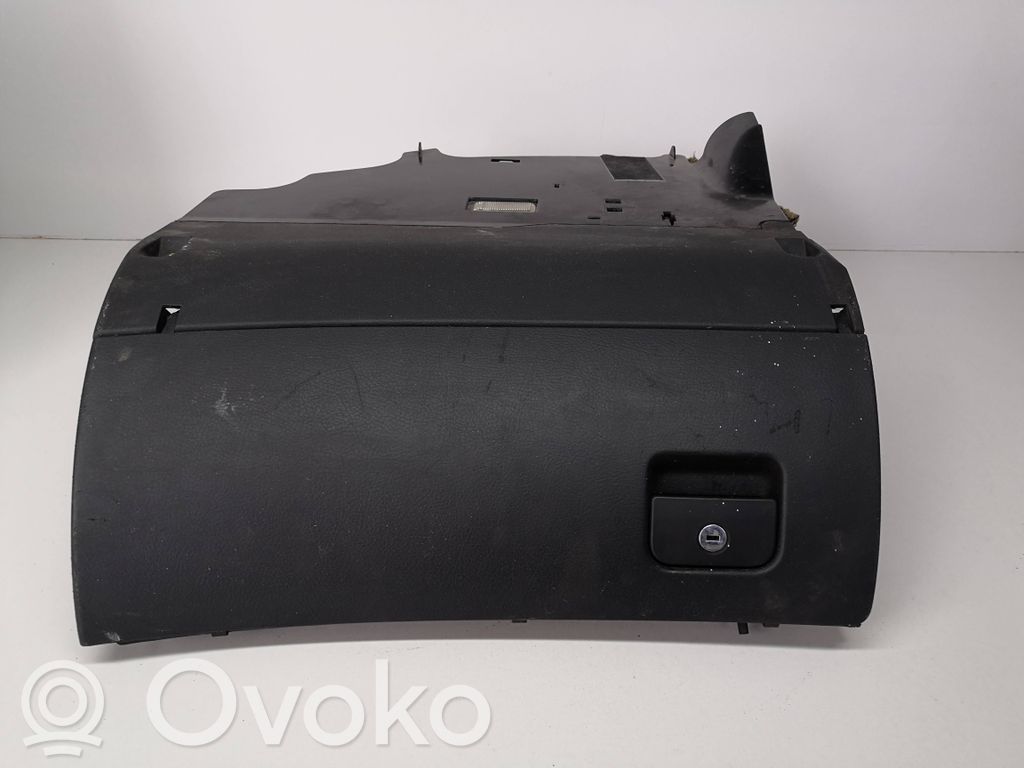 Audi A6 S6 C5 4B Guantera 